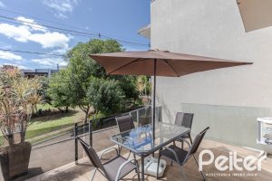 Casa em Condomínio à venda com 185m², 3 dormitórios, 1 suíte, 2 vagas, no bairro Vila Nova em PORTO ALEGRE