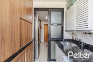 Casa em Condomínio à venda com 185m², 3 dormitórios, 1 suíte, 2 vagas, no bairro Vila Nova em PORTO ALEGRE