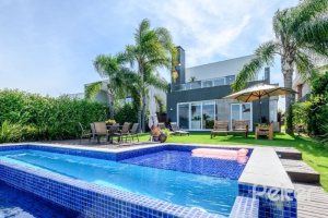 Casa em Condomínio à venda com 339m², 4 dormitórios, 4 suítes, 4 vagas, no bairro Terra Ville em PORTO ALEGRE