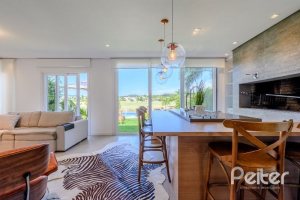 Casa em Condomínio à venda com 339m², 4 dormitórios, 4 suítes, 4 vagas, no bairro Terra Ville em PORTO ALEGRE