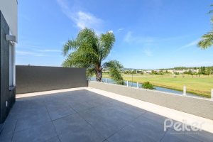 Casa em Condomínio à venda com 339m², 4 dormitórios, 4 suítes, 4 vagas, no bairro Terra Ville em PORTO ALEGRE