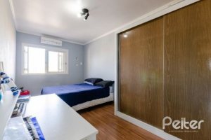 Casa à venda com 212m², 4 dormitórios, 1 suíte, 2 vagas, no bairro Espírito Santo em Porto Alegre