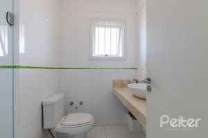 Casa à venda com 212m², 4 dormitórios, 1 suíte, 2 vagas, no bairro Espírito Santo em Porto Alegre