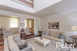 Casa à venda com 500m², 4 dormitórios, 2 suítes, 2 vagas, no bairro Vila Conceição em Porto Alegre