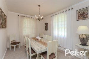 Casa à venda com 500m², 4 dormitórios, 2 suítes, 2 vagas, no bairro Vila Conceição em Porto Alegre