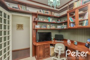 Casa à venda com 500m², 4 dormitórios, 2 suítes, 2 vagas, no bairro Vila Conceição em Porto Alegre