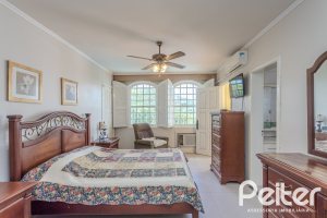 Casa à venda com 500m², 4 dormitórios, 2 suítes, 2 vagas, no bairro Vila Conceição em Porto Alegre