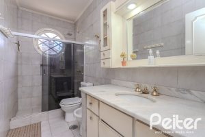 Casa à venda com 500m², 4 dormitórios, 2 suítes, 2 vagas, no bairro Vila Conceição em Porto Alegre