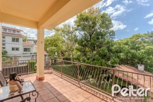 Casa à venda com 500m², 4 dormitórios, 2 suítes, 2 vagas, no bairro Vila Conceição em Porto Alegre