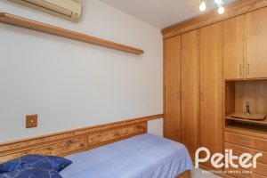 Casa à venda com 500m², 4 dormitórios, 2 suítes, 2 vagas, no bairro Vila Conceição em Porto Alegre