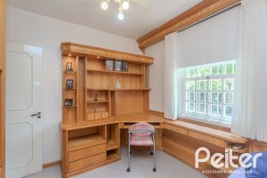 Casa à venda com 500m², 4 dormitórios, 2 suítes, 2 vagas, no bairro Vila Conceição em Porto Alegre