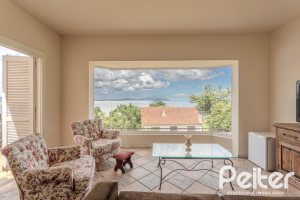 Casa à venda com 500m², 4 dormitórios, 2 suítes, 2 vagas, no bairro Vila Conceição em Porto Alegre