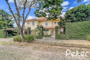 Casa à venda com 500m², 4 dormitórios, 2 suítes, 2 vagas, no bairro Vila Conceição em Porto Alegre