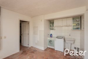 Casa à venda com 500m², 4 dormitórios, 2 suítes, 2 vagas, no bairro Vila Conceição em Porto Alegre