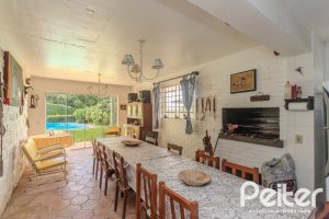 Casa à venda com 500m², 4 dormitórios, 2 suítes, 2 vagas, no bairro Vila Conceição em Porto Alegre