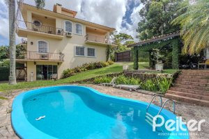 Casa à venda com 500m², 4 dormitórios, 2 suítes, 2 vagas, no bairro Vila Conceição em Porto Alegre