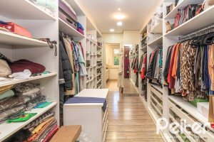 Casa em Condomínio à venda com 533m², 4 dormitórios, 2 suítes, 6 vagas, no bairro Terra Ville em PORTO ALEGRE