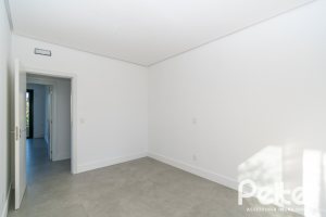 Casa em Condomínio à venda com 389m², 4 dormitórios, 4 suítes, 4 vagas, no bairro Terra Ville em PORTO ALEGRE