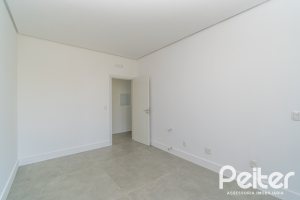 Casa em Condomínio à venda com 389m², 4 dormitórios, 4 suítes, 4 vagas, no bairro Terra Ville em PORTO ALEGRE