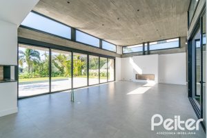 Casa em Condomínio à venda com 389m², 4 dormitórios, 4 suítes, 4 vagas, no bairro Terra Ville em PORTO ALEGRE