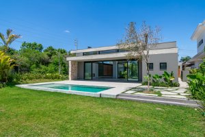 Casa em Condomínio à venda com 389m², 4 dormitórios, 4 suítes, 4 vagas, no bairro Terra Ville em PORTO ALEGRE