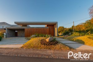 Casa em Condomínio à venda com 389m², 4 dormitórios, 4 suítes, 4 vagas, no bairro Terra Ville em PORTO ALEGRE