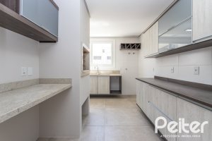 Apartamento à venda com 142m², 3 dormitórios, 1 suíte, 2 vagas, no bairro Tristeza em PORTO ALEGRE
