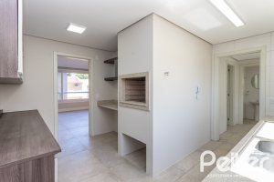 Apartamento à venda com 142m², 3 dormitórios, 1 suíte, 2 vagas, no bairro Tristeza em PORTO ALEGRE