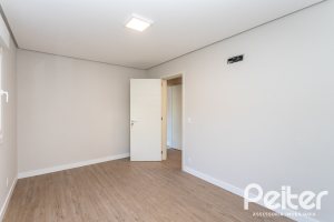 Apartamento à venda com 142m², 3 dormitórios, 1 suíte, 2 vagas, no bairro Tristeza em PORTO ALEGRE