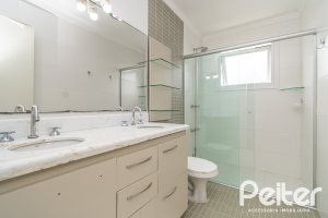 Casa em Condomínio à venda com 210m², 4 dormitórios, 3 suítes, 3 vagas, no bairro Tristeza em Porto Alegre