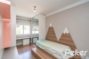 Casa em Condomínio à venda com 210m², 4 dormitórios, 3 suítes, 3 vagas, no bairro Tristeza em Porto Alegre