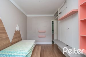 Casa em Condomínio à venda com 210m², 4 dormitórios, 3 suítes, 3 vagas, no bairro Tristeza em Porto Alegre