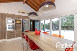 Casa em Condomínio à venda com 445m², 4 dormitórios, 4 suítes, 4 vagas, no bairro Terra Ville em Porto Alegre