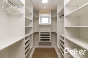 Casa em Condomínio à venda com 445m², 4 dormitórios, 4 suítes, 4 vagas, no bairro Terra Ville em Porto Alegre