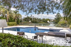 Casa em Condomínio à venda com 445m², 4 dormitórios, 4 suítes, 4 vagas, no bairro Terra Ville em Porto Alegre