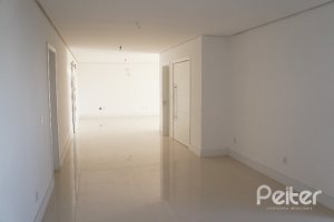 Cobertura à venda com 550m², 4 dormitórios, 4 suítes, 3 vagas, no bairro Vila Assunção em Porto Alegre
