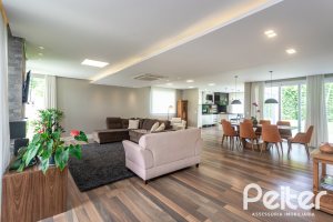 Casa em Condomínio à venda com 337m², 4 dormitórios, 1 suíte, 4 vagas, no bairro Alphaville em PORTO ALEGRE