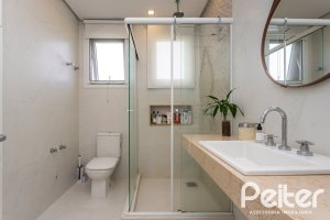 Casa em Condomínio à venda com 337m², 4 dormitórios, 1 suíte, 4 vagas, no bairro Alphaville em PORTO ALEGRE
