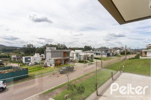 Casa em Condomínio à venda com 337m², 4 dormitórios, 1 suíte, 4 vagas, no bairro Alphaville em PORTO ALEGRE