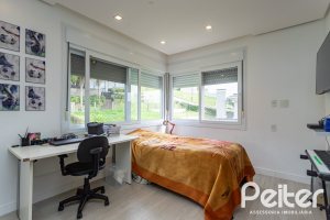 Casa em Condomínio à venda com 337m², 4 dormitórios, 1 suíte, 4 vagas, no bairro Alphaville em PORTO ALEGRE