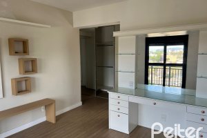 Apartamento à venda com 100m², 3 dormitórios, 1 suíte, 2 vagas, no bairro Cristal em Porto Alegre