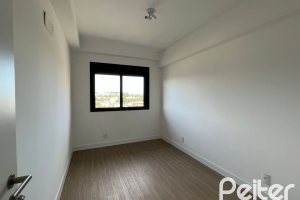 Apartamento à venda com 100m², 3 dormitórios, 1 suíte, 2 vagas, no bairro Cristal em Porto Alegre