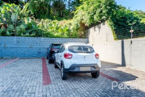 Casa em Condomínio à venda com 359m², 3 dormitórios, 1 suíte, 4 vagas, no bairro Cristal em Porto Alegre