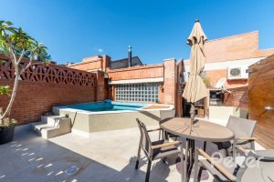 Casa em Condomínio à venda com 359m², 3 dormitórios, 1 suíte, 4 vagas, no bairro Cristal em Porto Alegre