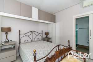 Casa em Condomínio à venda com 420m², 4 dormitórios, 4 suítes, 6 vagas, no bairro Terra Ville em PORTO ALEGRE