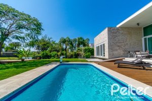 Casa em Condomínio à venda com 420m², 4 dormitórios, 4 suítes, 6 vagas, no bairro Terra Ville em PORTO ALEGRE