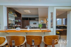 Apartamento à venda com 231m², 4 dormitórios, 2 suítes, 2 vagas, no bairro Cristal em PORTO ALEGRE