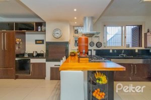 Apartamento à venda com 231m², 4 dormitórios, 2 suítes, 2 vagas, no bairro Cristal em PORTO ALEGRE