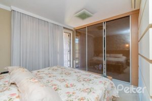 Apartamento à venda com 231m², 4 dormitórios, 2 suítes, 2 vagas, no bairro Cristal em PORTO ALEGRE