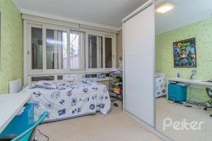 Apartamento à venda com 231m², 4 dormitórios, 2 suítes, 2 vagas, no bairro Cristal em PORTO ALEGRE